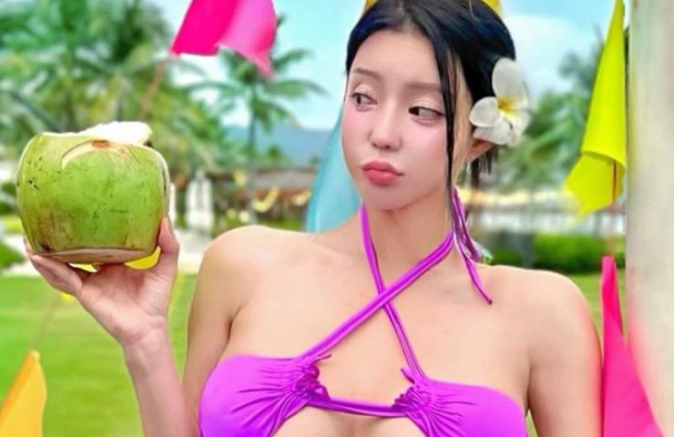 Thân hình đầy đặn của nữ người mẫu 31 tuổi chăm nâng tạ, uống nước dừa mỗi ngày-12