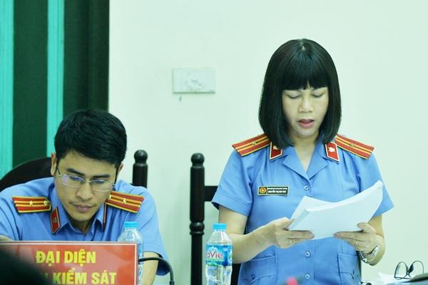 Cảnh sát truy đuổi xe sang BMW xuyên đêm, cảnh tượng như trong game-1