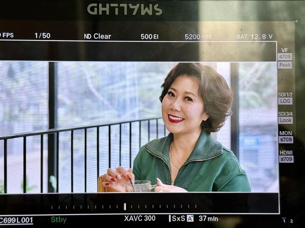 Ba bà mẹ phim Trạm cứu hộ trái tim: Người ham mua vàng, người nhận nghèo-5