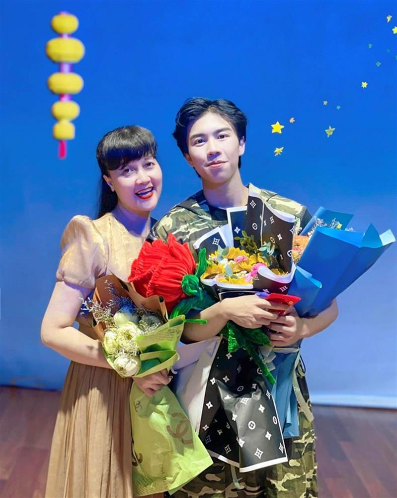 Vân Dung: Con trai tôi đi thử vai, các đạo diễn hỏi ở nhà mẹ không dạy à?-4