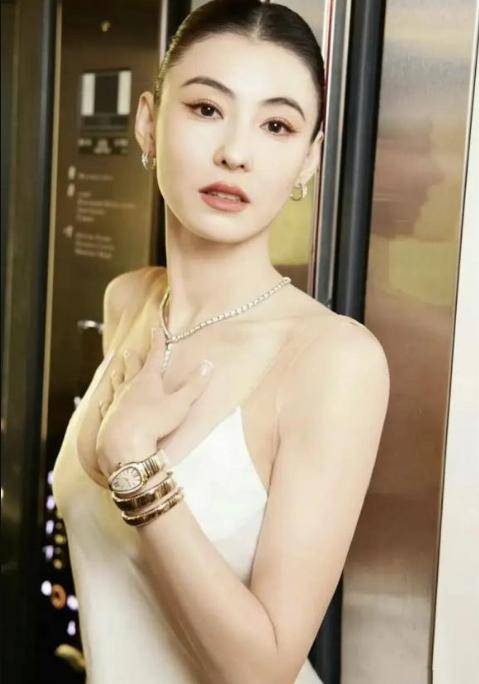 Trương Bá Chi khoe sắc ở độ tuổi U40, đích thực là mỹ nhân không tuổi của làng giải trí Hồng Kông-1