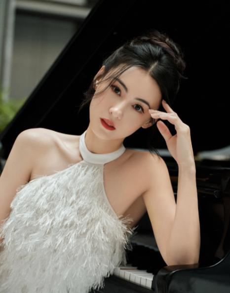 Trương Bá Chi khoe sắc ở độ tuổi U40, đích thực là mỹ nhân không tuổi của làng giải trí Hồng Kông-5