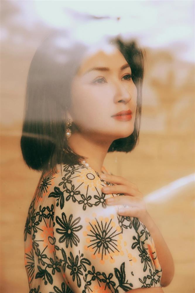 Nữ ca sĩ Việt đi qua 2 cuộc hôn nhân, con trai bị tự kỷ, 43 tuổi tìm được chân ái cuộc đời-1