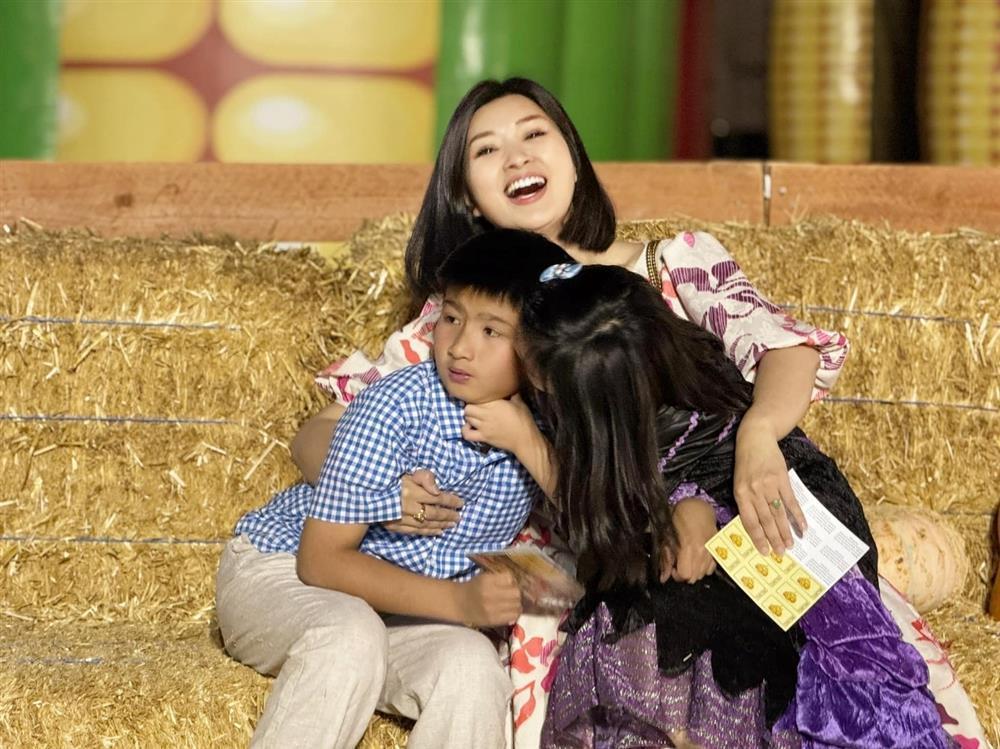 Nữ ca sĩ Việt đi qua 2 cuộc hôn nhân, con trai bị tự kỷ, 43 tuổi tìm được chân ái cuộc đời-8