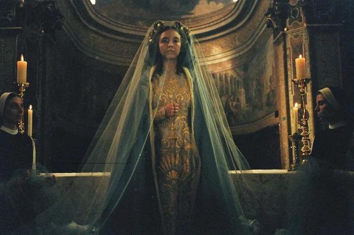 Diễn viên phim 18+ làm giám đốc ở tuổi 25, lý do liên tục đến viện tâm thần-2