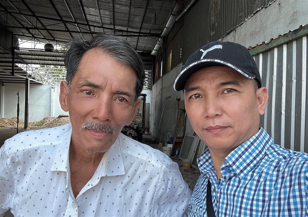 Sau 2 ngày trở về quê, Thương Tín tha thiết xin ân nhân được trở lại Sài Gòn kiếm tiền-1