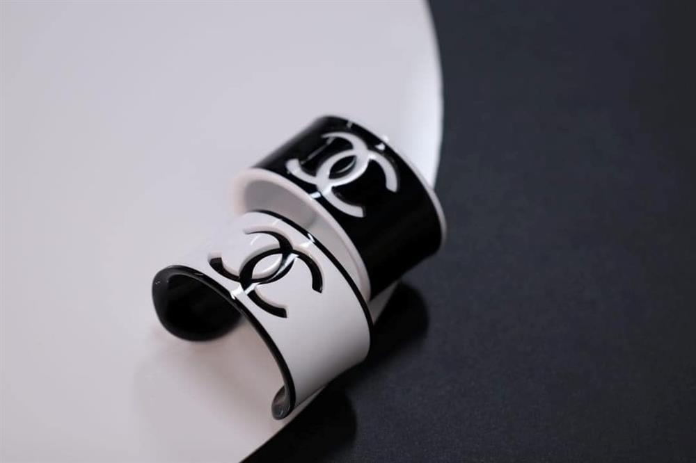 Phương Oanh dát đồ hiệu, ngồi siêu xe tiền tỷ đi khám thai ở những tháng cuối-9