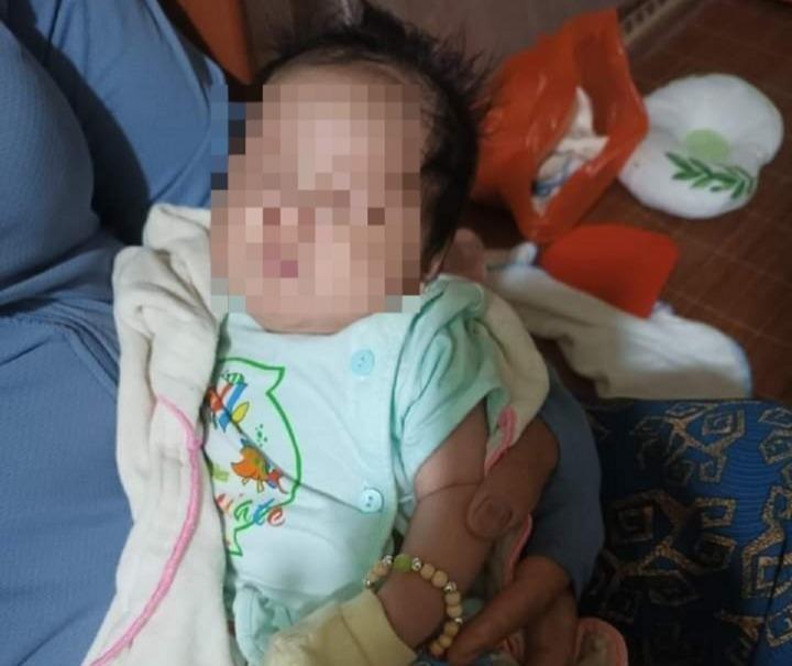 Tìm thân nhân bé trai bị bỏ rơi trước cửa nhà dân ở Hà Tĩnh-1