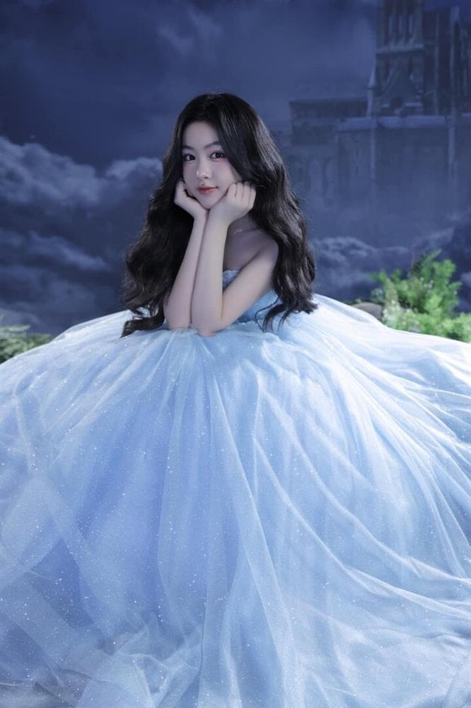 MC Quyền Linh mất ngủ cả đêm, viết tâm thư cho con gái tròn 18 tuổi-3