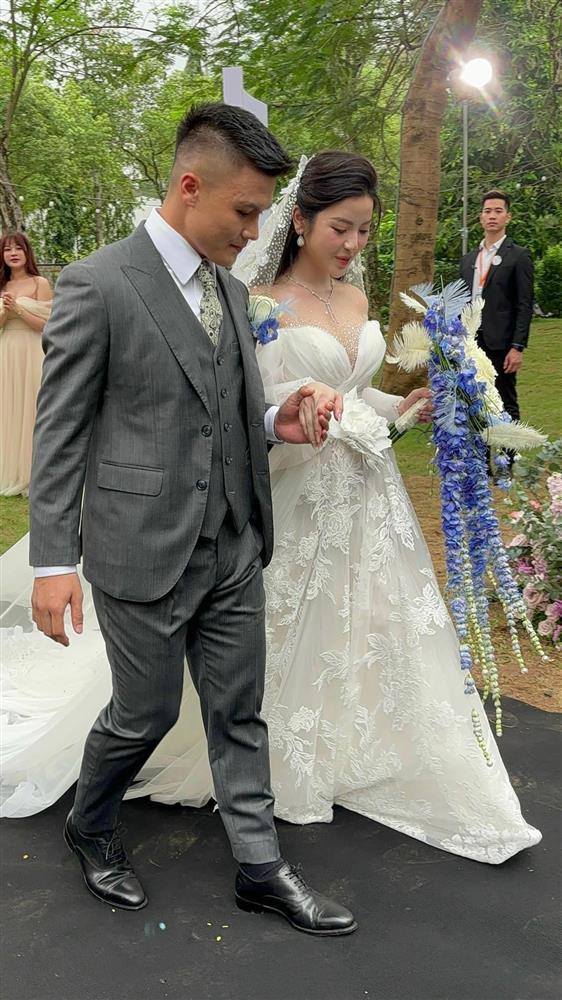 Dàn cầu thủ đội tuyển dự tiệc cưới Quang Hải - Chu Thanh Huyền-7