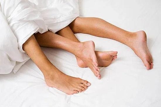 Ngoại tình với chồng cũ những tưởng không ai phát hiện, không ngờ chồng mới đã âm thầm trả thù