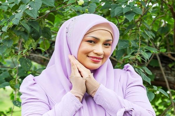 Người phụ nữ cưới vợ 2 cho chồng để mình tập trung vào sự nghiệp ca hát-2