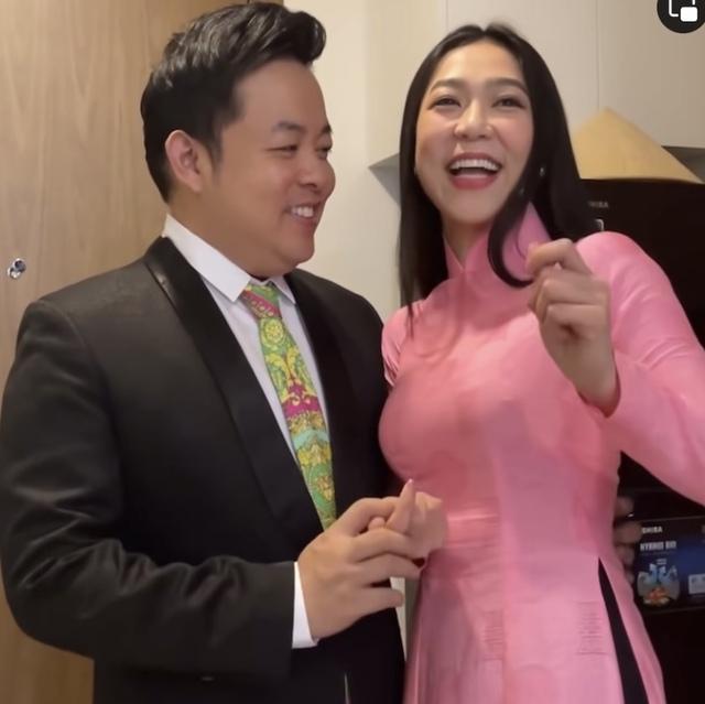 Hậu ly hôn, Hà Thanh Xuân có bến đỗ mới, lộ ảnh lễ ăn hỏi ở Mỹ, chú rể là gương mặt quen thuộc của showbiz?-2