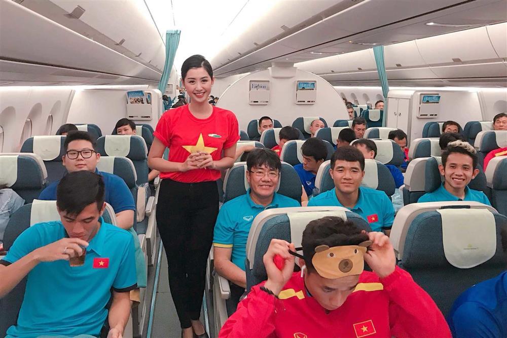 5 mỹ nhân Vbiz từng là tiếp viên hàng không, mẹ chồng Hà Tăng nên duyên với tỷ phú nhờ chuyến bay định mệnh-6