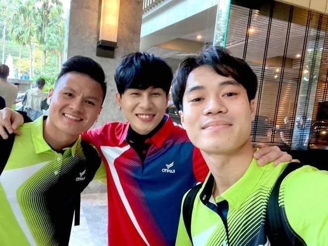 Jack biểu diễn Thiên Lý Ơi trong đám cưới Quang Hải-4