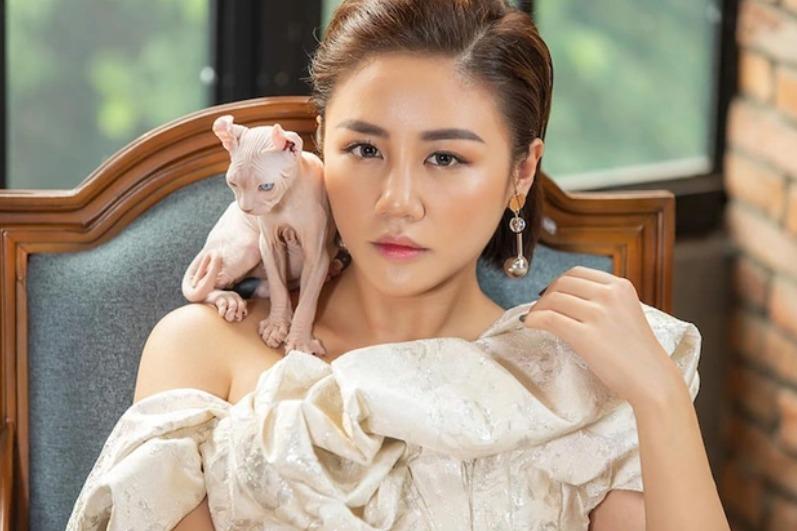 2 nữ ca sĩ đình đám showbiz Việt sở hữu những chú mèo quý có giá khủng là ai?-9