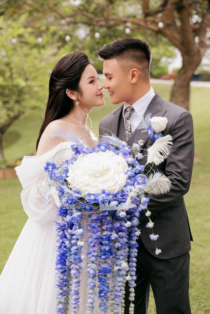 Cô dâu Chu Thanh Huyền giải thích ý nghĩa của bó hoa cưới độc lạ gây xôn xao-2