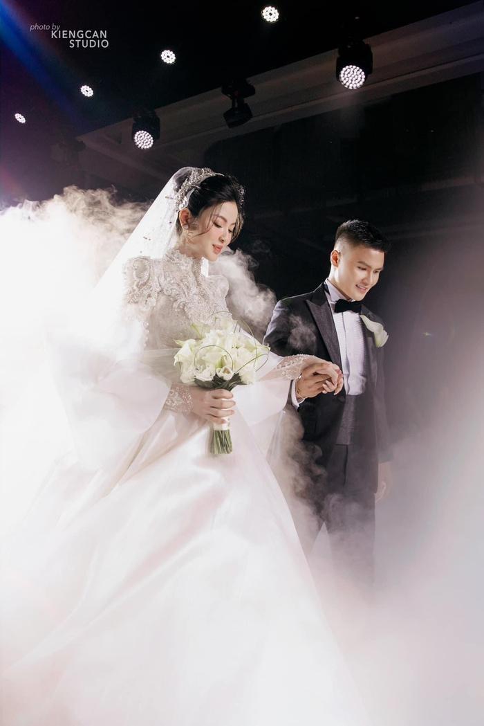 Cô dâu Chu Thanh Huyền giải thích ý nghĩa của bó hoa cưới độc lạ gây xôn xao-5