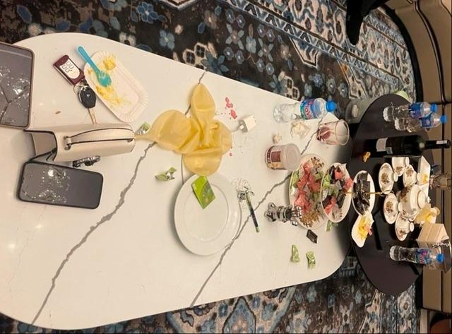 Tước danh hiệu 2 nữ cảnh sát tham gia tiệc ma túy-1