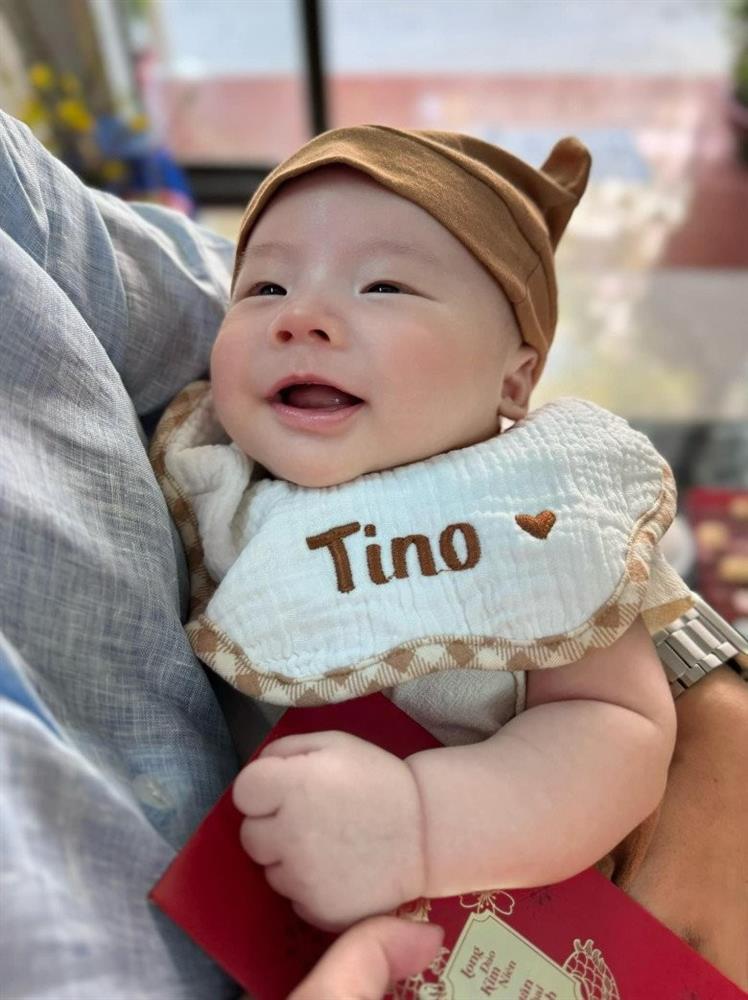 Lê Âu Ngân Anh khoe trình chăm con cực đỉnh của chồng BTV, con trai càng lớn càng bám bố-2