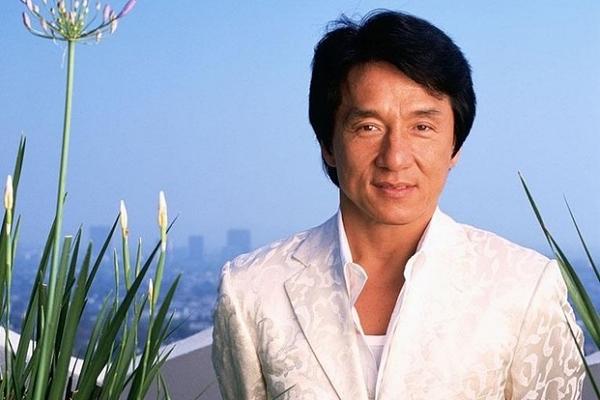 Thành Long sau cú ngã ngựa-6