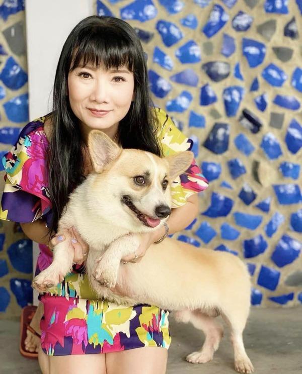 Mẹ chồng Hồng Diễm trong Trạm Cứu Hộ Trái Tim: Mỹ nhân thập niên 90 được trao danh hiệu NSND, U50 vẫn độc thân-6