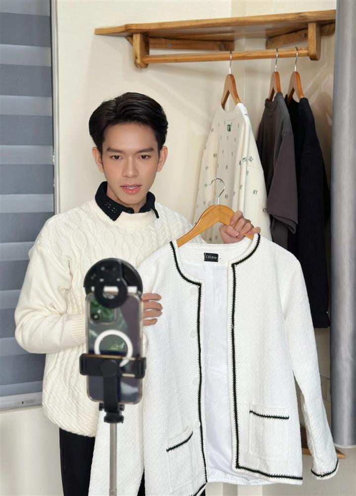 Người trẻ nhịn ăn, nhịn vệ sinh để livestream, mua nhà lầu chỉ sau một đêm?-4