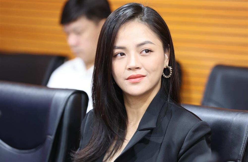 Diễn viên Thu Quỳnh: Tôi không muốn ràng buộc bởi tờ giấy hôn thú