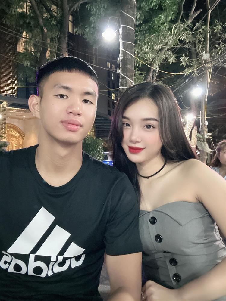 Sắc vóc hot girl của bà xã hậu vệ Giáp Tuấn Dương CAHN-1