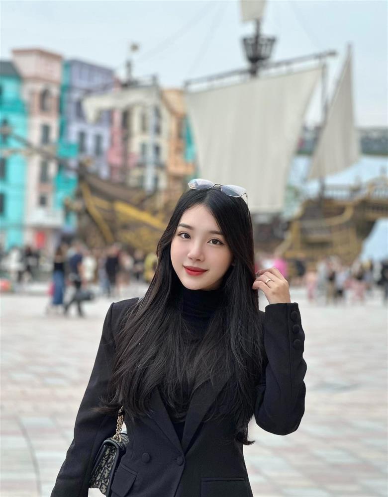 Sắc vóc hot girl của bà xã hậu vệ Giáp Tuấn Dương CAHN-4