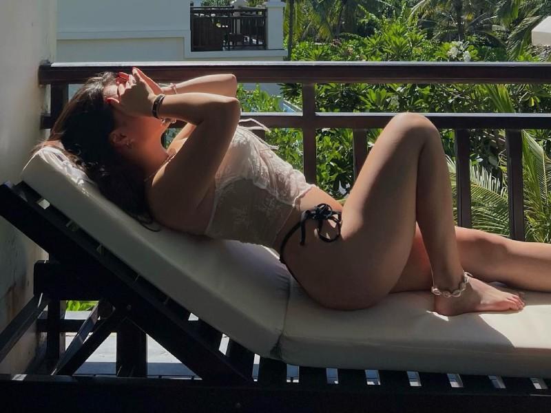 Con gái Phượng Chanel khoe thân hình quyến rũ với 3 vòng ‘căng đét’, được mẹ đại gia ủng hộ-3