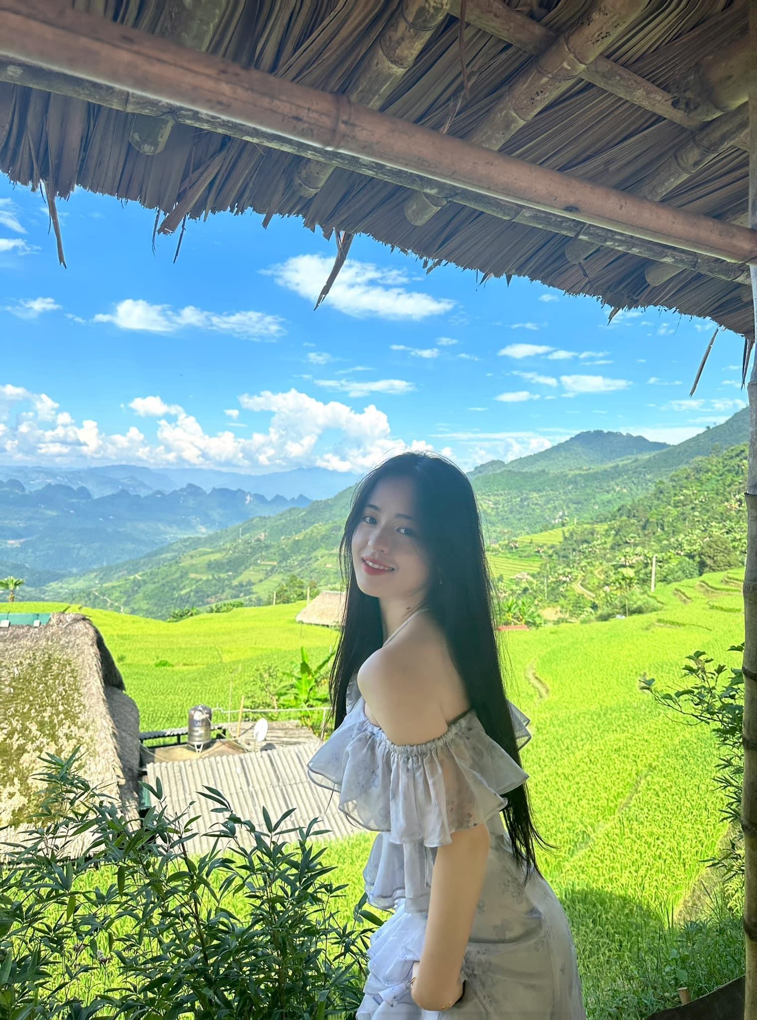 Nhan sắc trong veo sau 6 năm của cô bé bán lê từng nổi đình đám ở Hà Giang-3