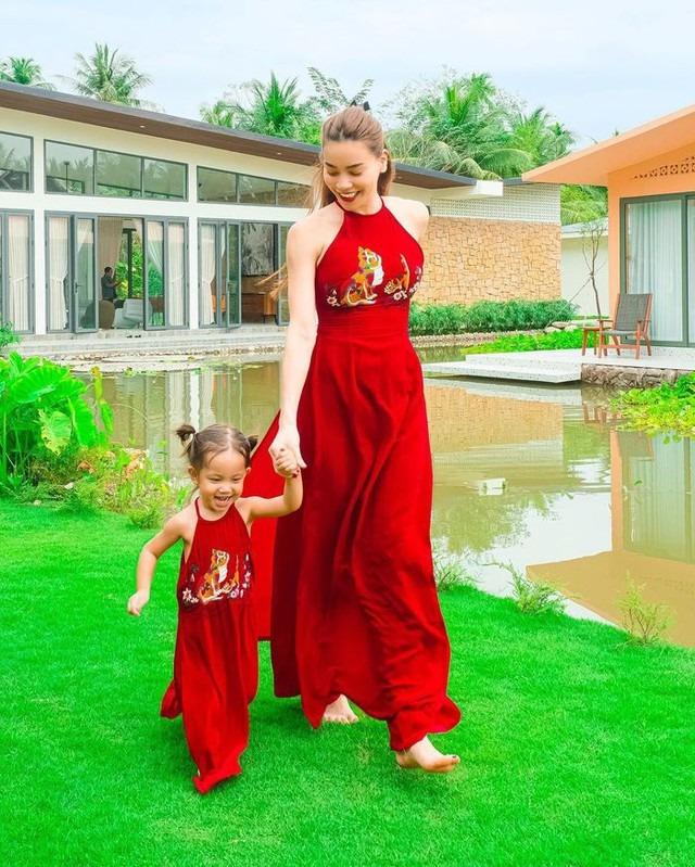 Những lần nhà Hồ Ngọc Hà, Kim Lý cùng các con mặc đồng điệu-8