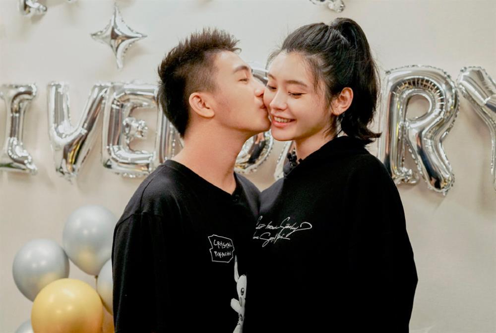 Siêu mẫu nội y Hề Mộng Dao mắng chồng giữa phố, chồng thiếu gia im lặng cam chịu-5