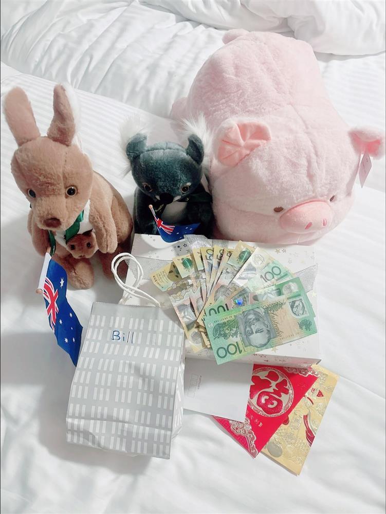 Hồng Loan mang theo vật bất ly thân của bố Vũ Linh trong chuyến xuất ngoại đầu tiên đến Úc biểu diễn-5