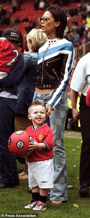 Nicola Peltz sao chép Victoria Beckham?-2