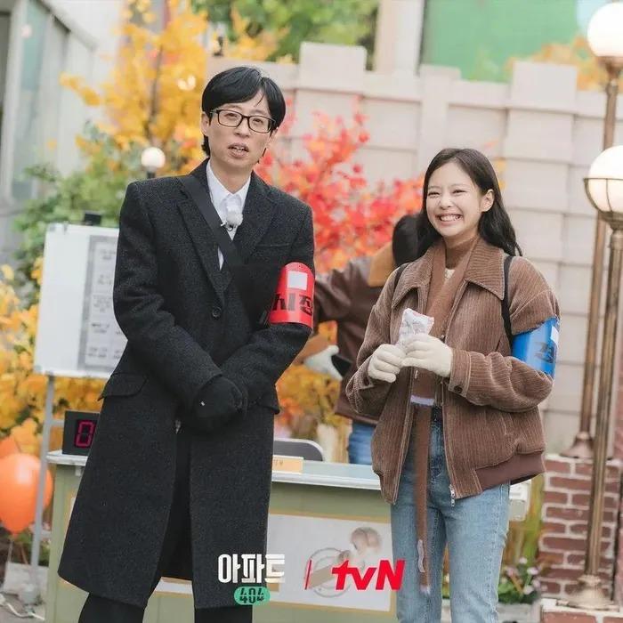 Phong cách thời trang năng động của Jennie (BLACKPINK) trong Apartment 404-1