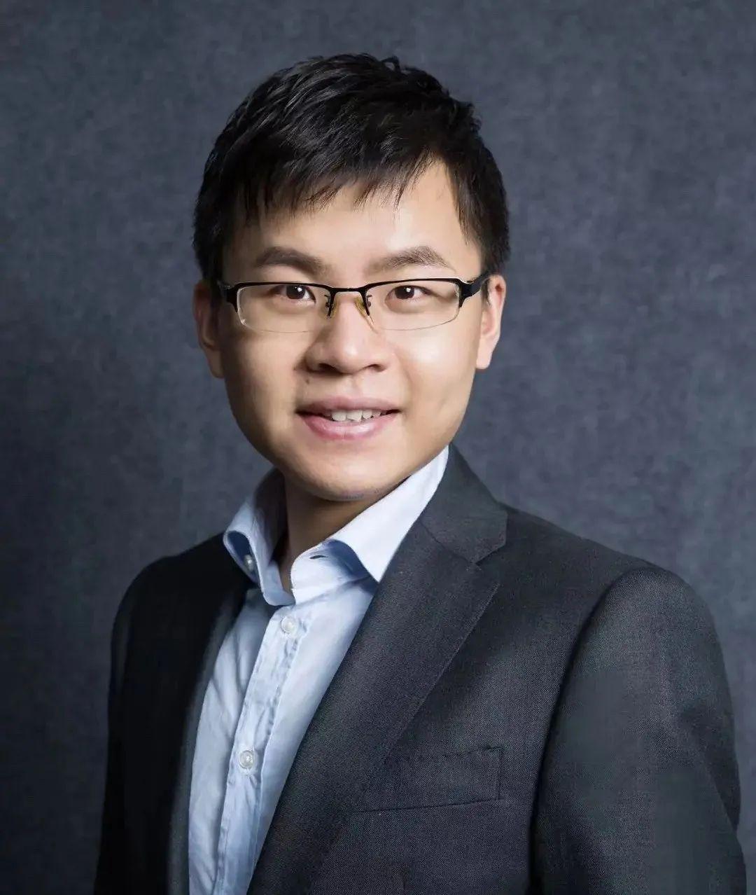 Từ chối sang Mỹ, chàng trai khởi nghiệp ở tuổi 23, hiện tài sản trị giá 21.100 tỷ-1