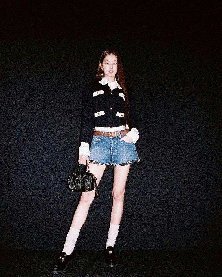 Cách tạo kiểu với tất giữ ấm chân đẹp như Kristen Stewart-3