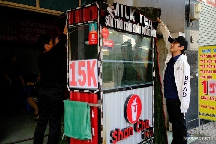 Sau ánh hào quang: Người mẫu bán trà vỉa hè, diễn viên chạy xe ôm-4