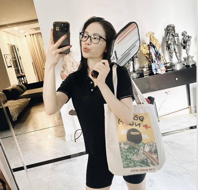 Hội phú bà lập biệt đội chơi Pickleball từ Bắc tới Nam, có cả nàng dâu tỷ phú trốn con lao ra sân nhập hội-5