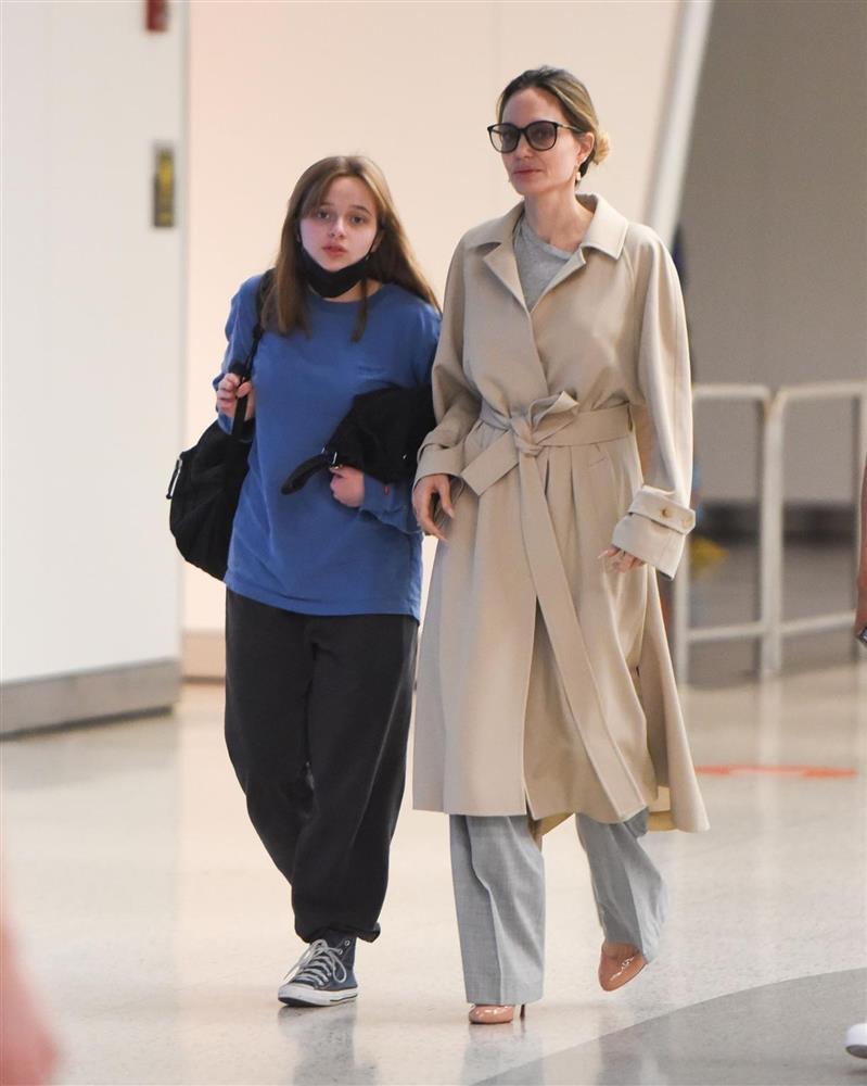 Angelina Jolie tìm niềm an ủi bên cô con gái 15 tuổi giữa bộn bề lo toan-7