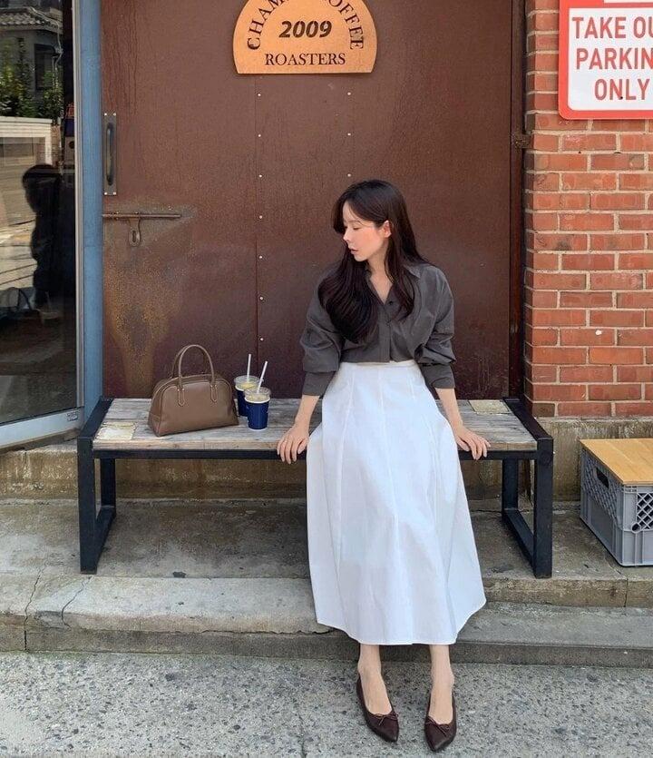 Mẫu giày phong cách tối giản được chị em yêu thích-1