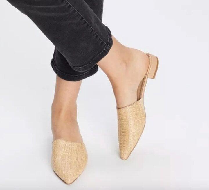 Mẫu giày phong cách tối giản được chị em yêu thích-5