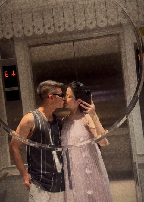 Tóm dính vợ chồng Quang Hải và Chu Thanh Huyền ở sân bay, đi tuần trăng mật ở đâu đây?-2