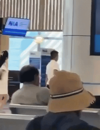 Tóm dính vợ chồng Quang Hải và Chu Thanh Huyền ở sân bay, đi tuần trăng mật ở đâu đây?-1