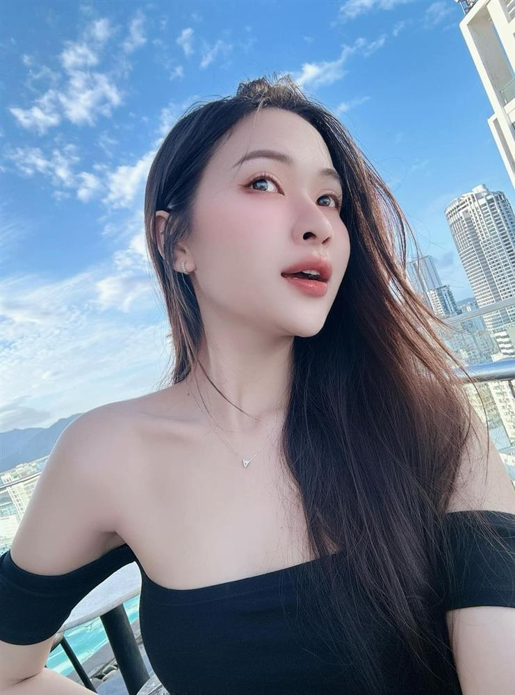 Bà xã gen Z hot girl của tiền vệ Trần Thanh Sơn CLB HAGL-3