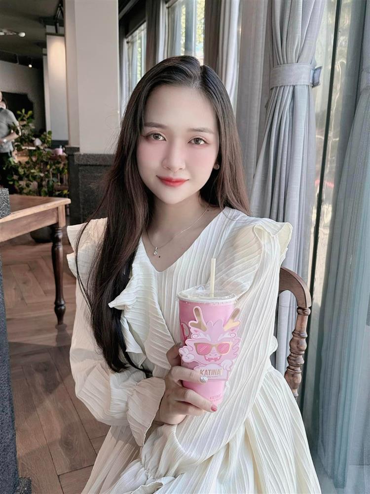 Bà xã gen Z hot girl của tiền vệ Trần Thanh Sơn CLB HAGL-4