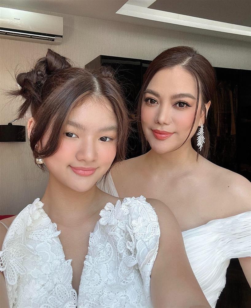 Con gái không nối nghiệp, Trương Ngọc Ánh nhận đỡ đầu một nam ca sĩ-1