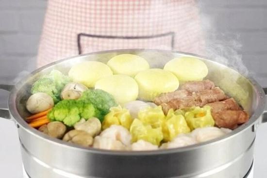 Món ăn hấp, luộc hay chiên rán tốt hơn?